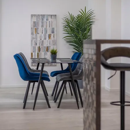 Deluxe & Minimalistic In The Heart Of Apartment Budapest