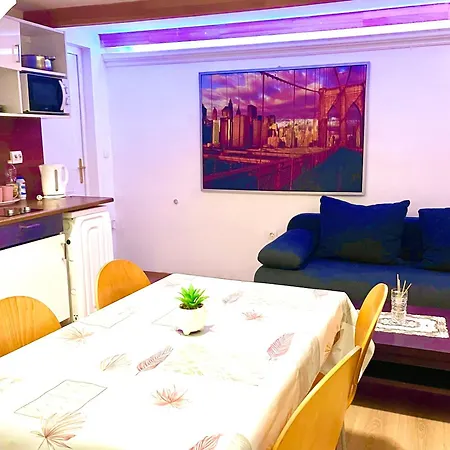 Lola Apartman Budapest