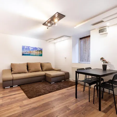 Sz27 A Szekely Apartment *