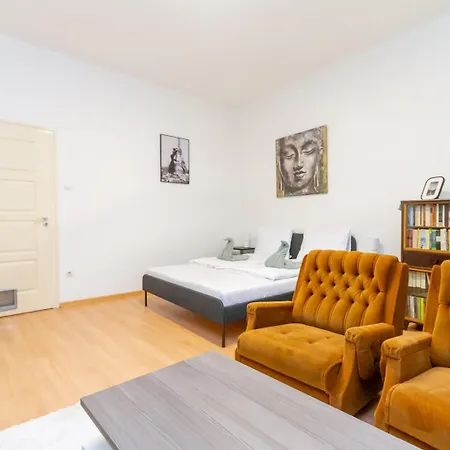 Supercentral Molnar 4 By Nw * Budapest