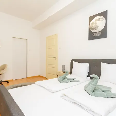 Supercentral Molnar 4 By Nw