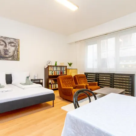 Apartment Supercentral Molnar 4 By Nw