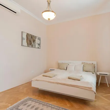 Salalala * Budapest