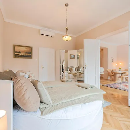 Apartment Salalala *