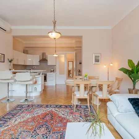 Apartment Salalala *