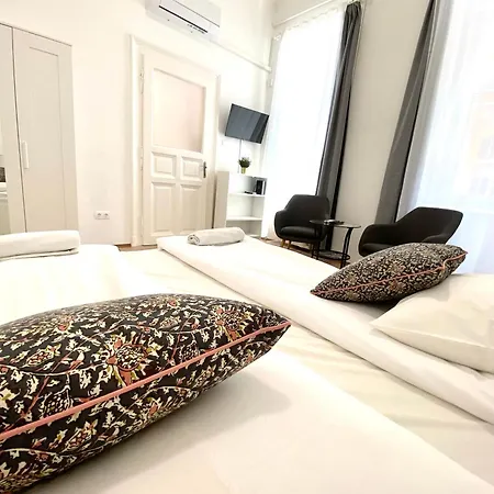 Lonyay Apartment *