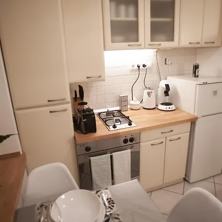 Palace District, Leisurely Nest In Crowded Dwntwn Budapest