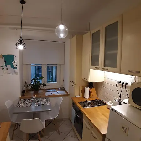 Palace District, Leisurely Nest In Crowded Dwntwn