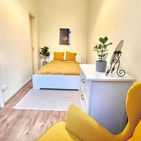 Cozy Flat For 4-6 People, Andrassy Str -oktogon Area Apartment Budapest