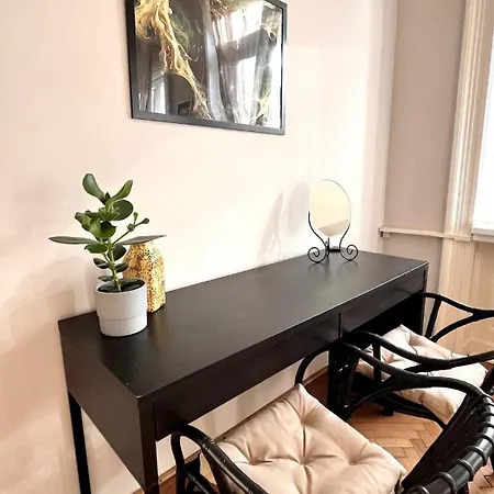 Cozy Flat For 4-6 People, Andrassy Str -oktogon Area * Budapest