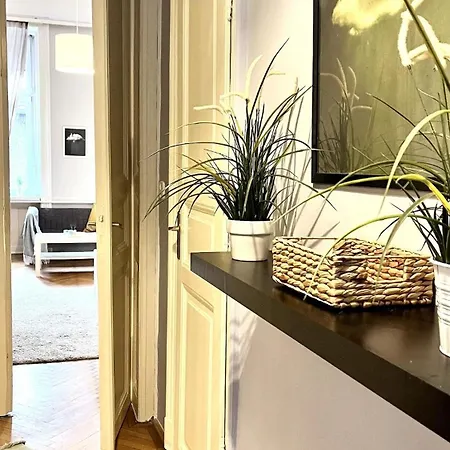 Cozy Flat For 4-6 People, Andrassy Str -oktogon Area