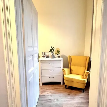 Cozy Flat For 4-6 People, Andrassy Str -oktogon Area * Budapest