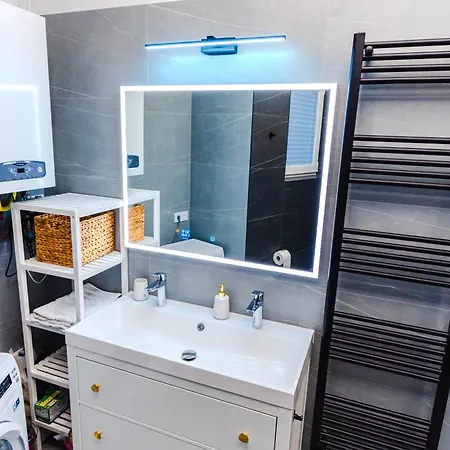 2 Bedrooms And Living Your Modern In Apartament Budapesta