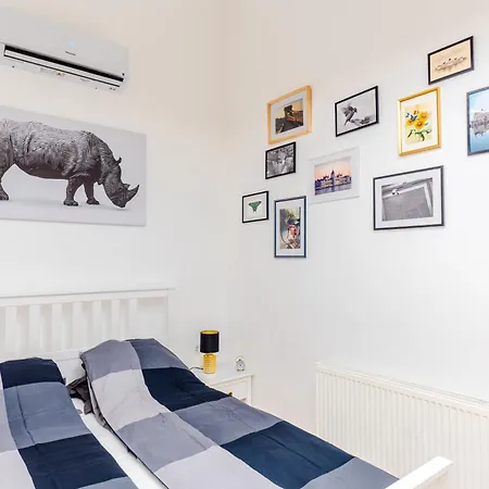 Apartament 2 Bedrooms And Living Your Modern In *