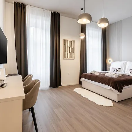 Oasis Luxe Boutique By Bqa * Budapest