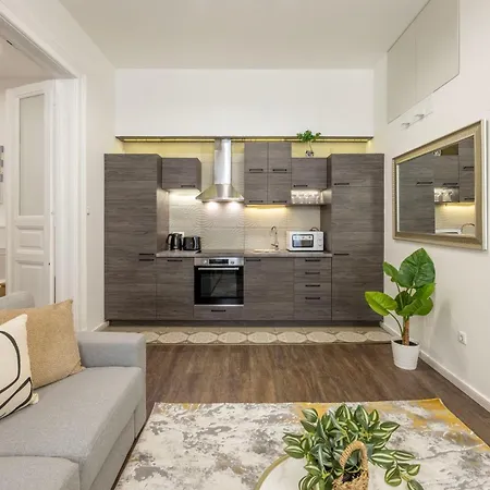 Exclusive & Grand Next To The Fashion St' Apartment *