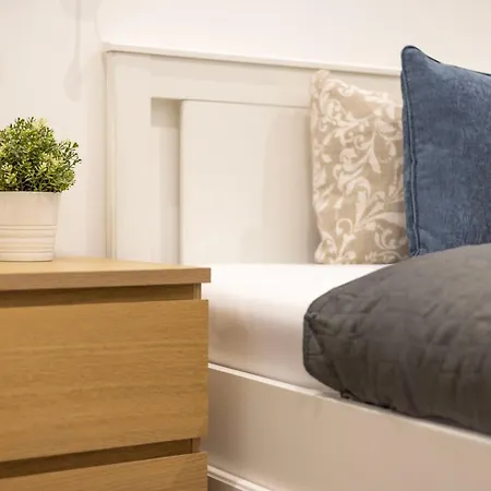 Exclusive & Grand Next To The Fashion St' Apartment Budapest