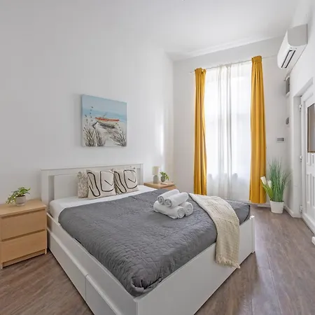 Apartment Exclusive & Grand Next To The Fashion St' Budapest
