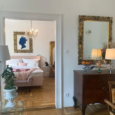 Giulietta With Garden, Free Parking Villa