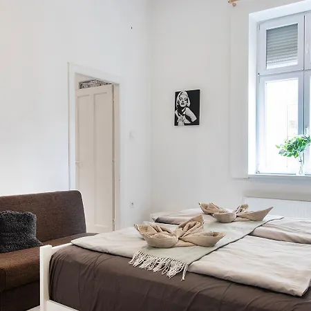 Appartement Dora Near Buda Castle With Parking! Boedapest