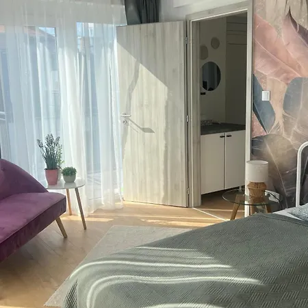 Westend Terrace 2-bedroom Apartment *