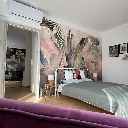 Westend Terrace 2-bedroom Apartment *