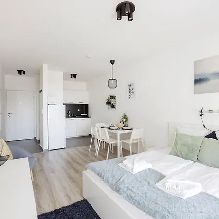 Apartament Modern Riverfront With Free Parking