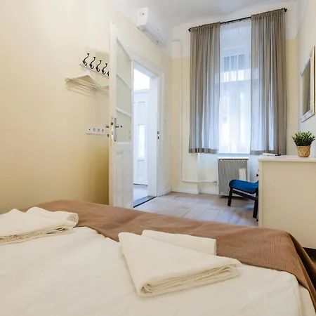 Perfectly Compact - Two Bedrooms With Ac & Parking Budapest