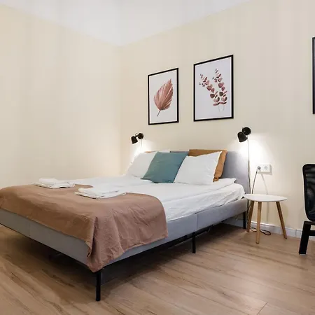 Perfectly Compact - Two Bedrooms With Ac & Parking Apartment *