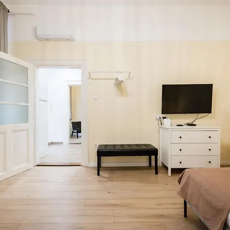 Apartment Perfectly Compact - Two Bedrooms With Ac & Parking Budapest