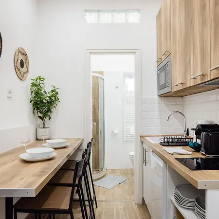 Perfectly Compact - Two Bedrooms With Ac & Parking Apartment Budapest