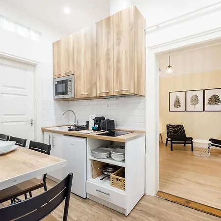 Perfectly Compact - Two Bedrooms With Ac & Parking * Budapest