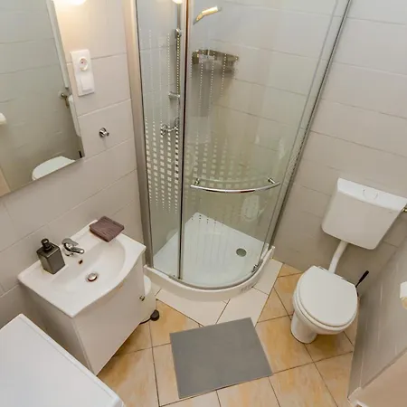 With Good Transport Links 3 * Budapest