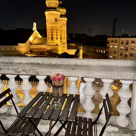 Synagogue View Lejlighed