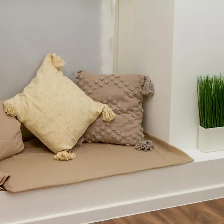 Elisabeth Nest W 2br And Ac By Nw Apartment *