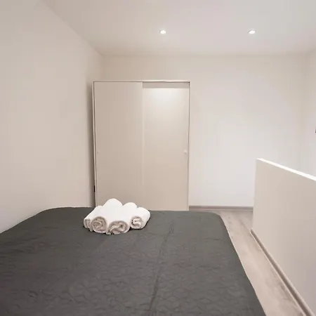 Minimalistic & Cozy On Joseph Boulevard * 布达佩斯