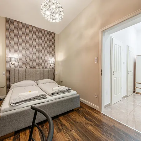 Marble Royal & Studio- Near The Park Apartamento