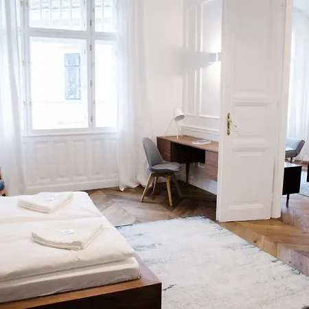 דירה Luxury By Hi5 - Location 3-br בודפשט