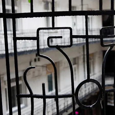 Luxury By Hi5 - Location 3-br דירה בודפשט