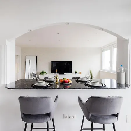 Apartment Tranquil Hideaway On Gellert Hill With Parking *