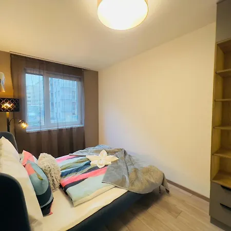 Karzo Lu 201 Freegarage Daire