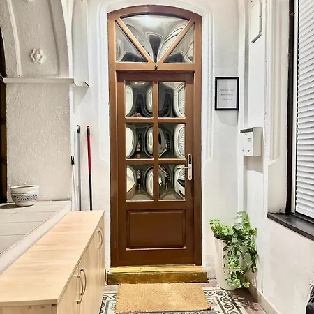 Small Cosy Near The Famous Westend Center *