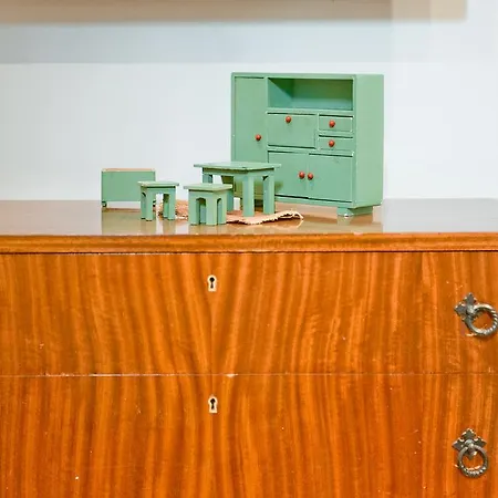 Vintage Downtown Apartment *