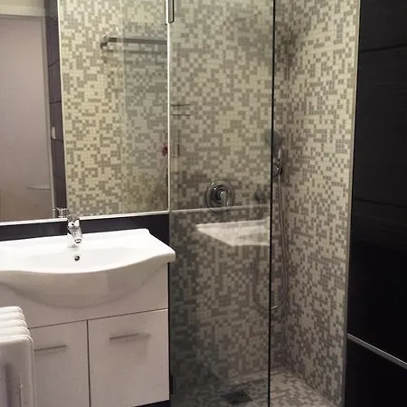 Brand New In The Center Apartment *