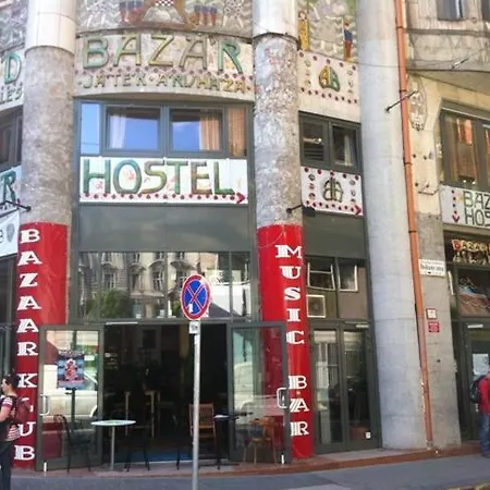 Bazár Hostel *