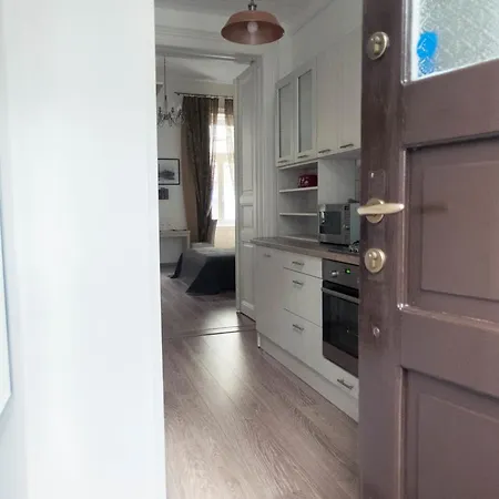 Goldcentral - Stylish - Wine Tasting Access Apartamento