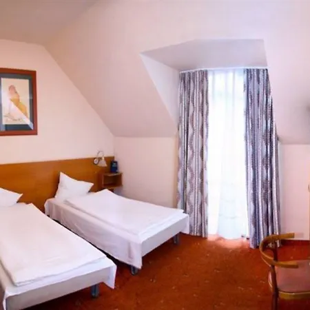 Luna Hotel