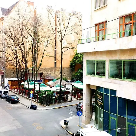 Green Apartment *