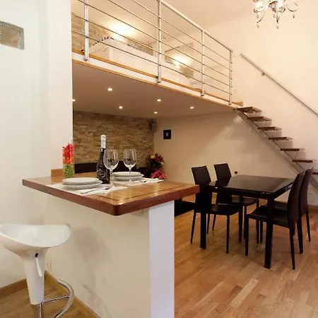 10 House Budget * Budapest