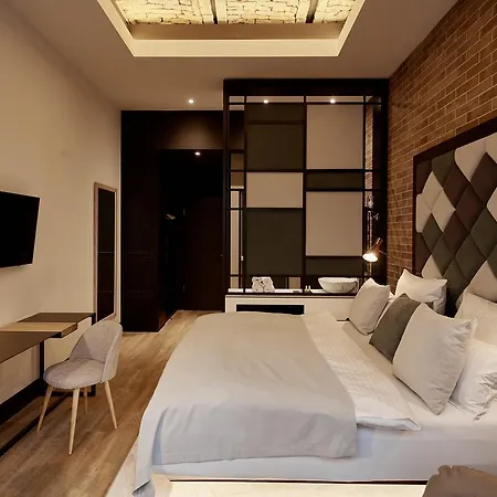 The Loft 3*